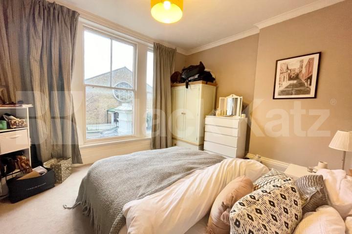 Period charm & contemporary living & boasts over 880 Sq.Ft of living space Victoria Rise , Clapham Common